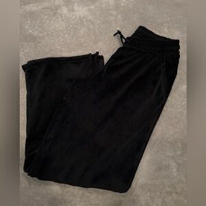 All In Motion Girls Velour Wide Leg Cozy Sweatpants Sz 14 (XL) in Black - NWOT